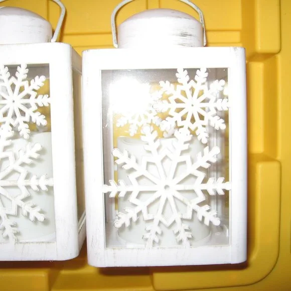 Set of 3 Battery Operated Winter Snowflake Tea Lights New in Open Box - Picture 2 of 3